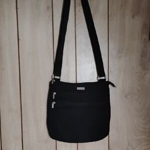 Baggallini Black and Tan Crossbody Bag